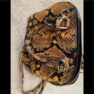 Also Crossbody/Handbag